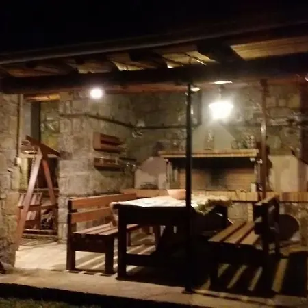 παραδοσιακή πέτρινη στην ελάτης * Vlacha