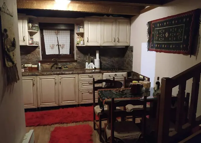 παραδοσιακή πέτρινη στην ελάτης Case de vacanță *