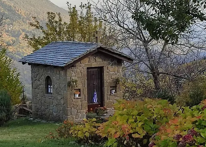 παραδοσιακή πέτρινη στην ελάτης