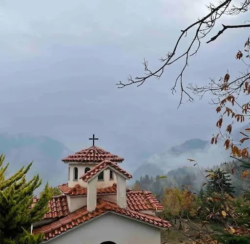 παραδοσιακή πέτρινη στην ελάτης Case de vacanță